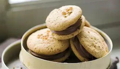 Biscuits fourrés au chocolat